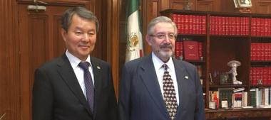 Visita del Presidente del Tribunal Constitucional de la República de Corea 